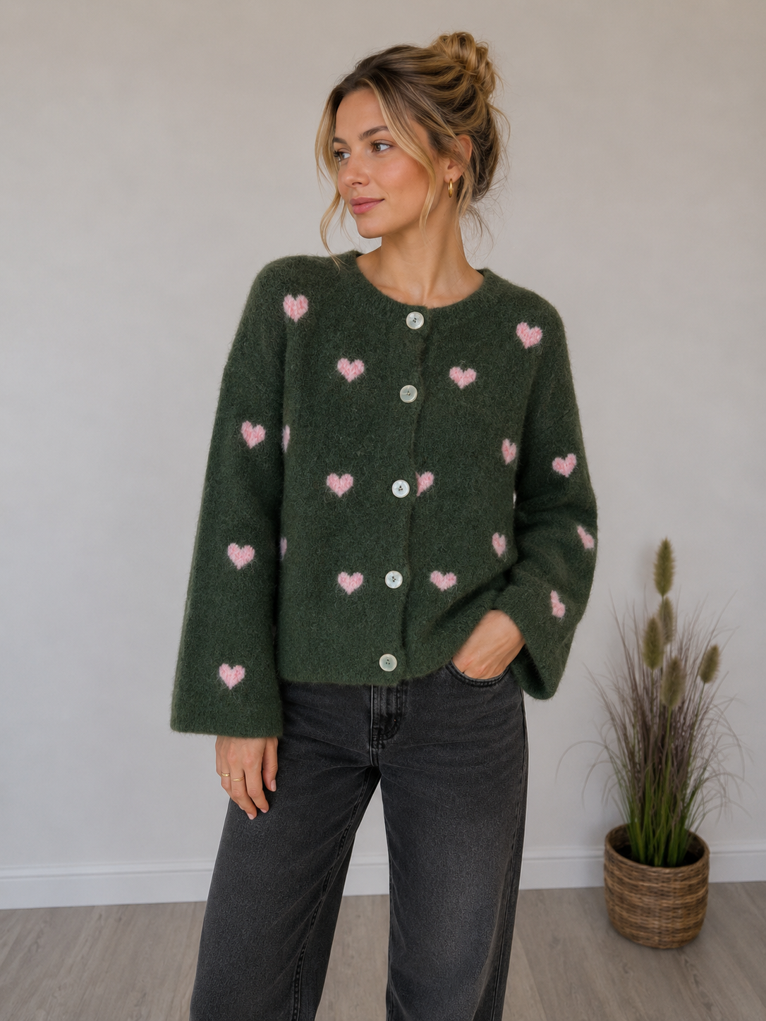 Strickjacke mit Herzchen 64041