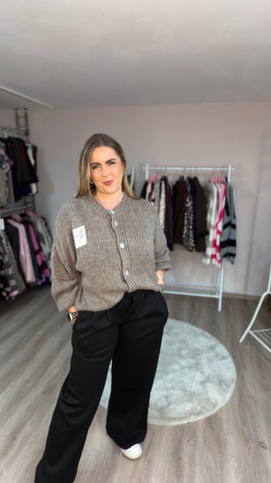 Strickjacke mit Knöpfen in Taupe (70498)