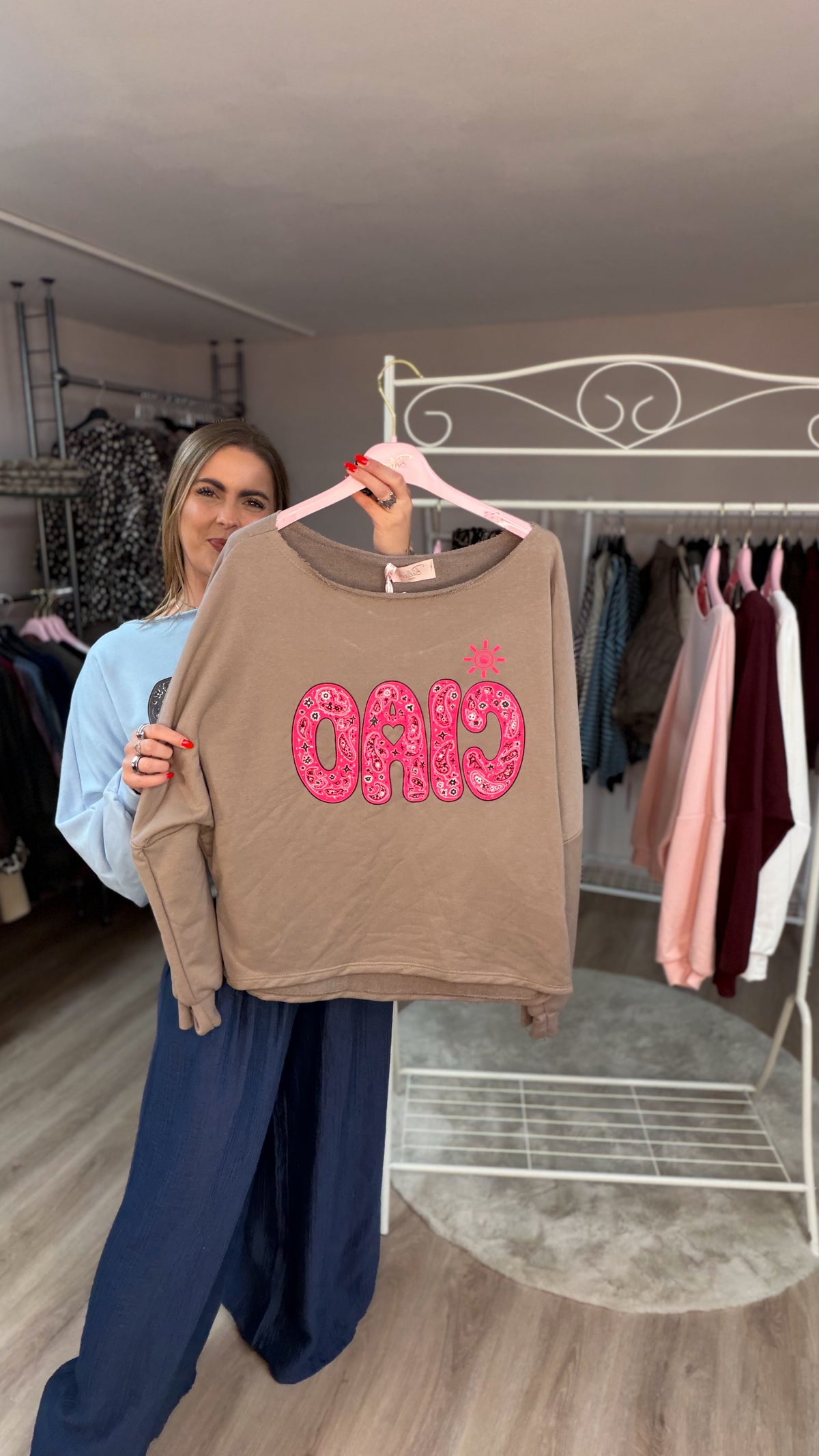 Pulli mit der Aufschrift ciao (70486)