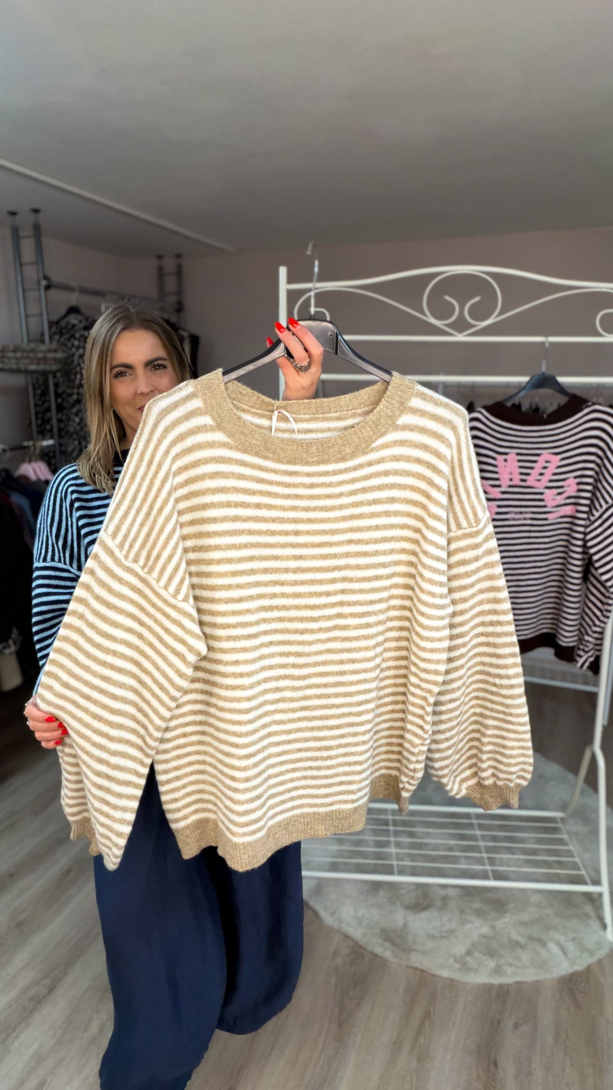 Pulli mit der Aufschrift iconic club (70499)