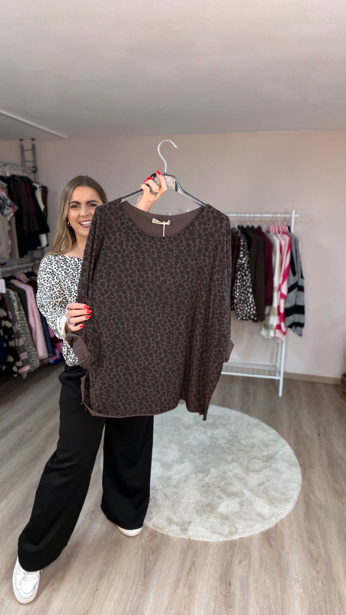 Leichter Pulli im Leoprint oversized geschnitten (70517)